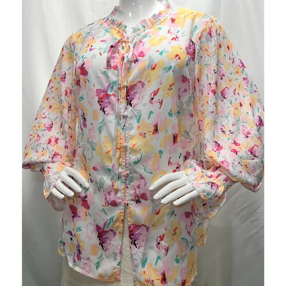 Springtime blouse just in time for bloom floral-inspired soft & feminine - Picture 10 of 10